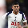 Cuti Romero con el Tottenham