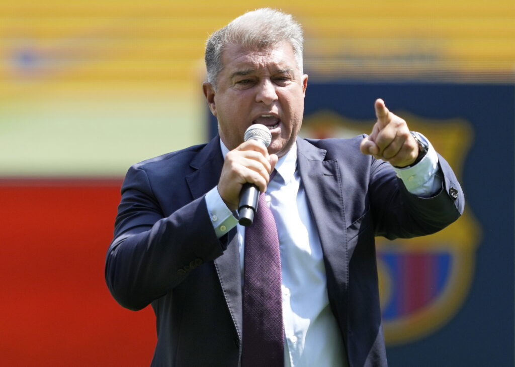 Laporta dimite y le sustituye Rafa Yuste a un mes de las elecciones